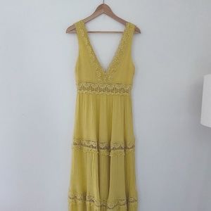 Gorgeous Yellow Flowy Maxi Dress - size M